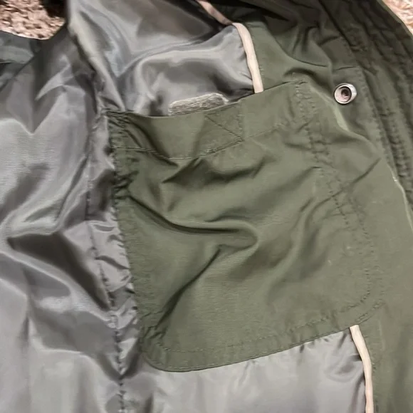 GAP Vest - Picture 7 of 8